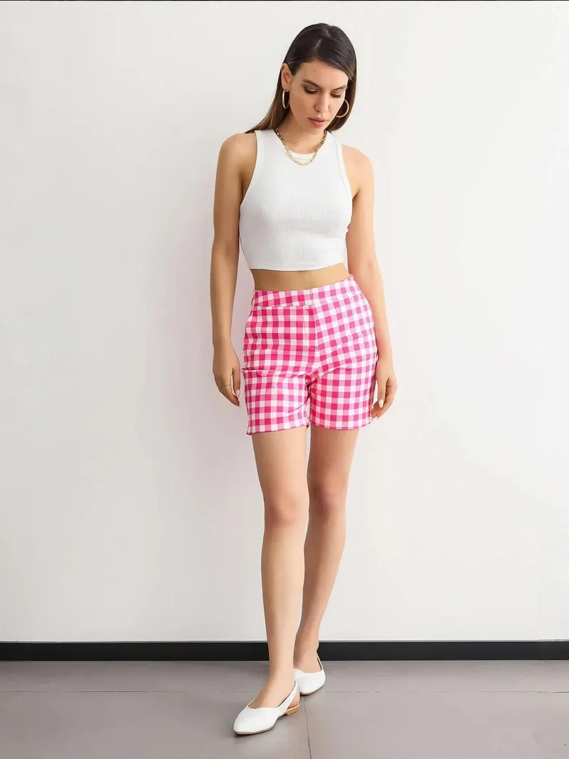 زوبعة شورت بخصر مرتفع وخصر مطاطي كاروهات