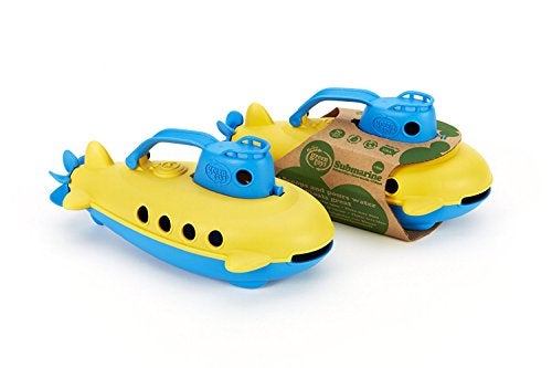 Green Toys لعبة الغواصة الخضراء - خالية من BPA والفثالات، قارب مائي أزرق مع مروحة خلفية دوارة مصنوعة من مواد معاد تدويرها. ألعاب آمنة للأطفال الصغار. - Image 3