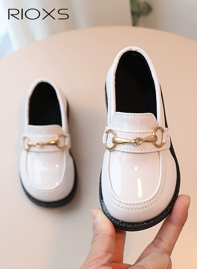 ريوكس حذاء لوفر سميك للبنات، حذاء مسطح من الجلد اللامع سهل الارتداء للأطفال الصغار/الأطفال الصغار، حذاء أوكسفورد كاجوال بسلسلة ومقدمة مستديرة وأحذية رسمية للزي المدرسي لحفلات الزفاف وحفلات التخرج، لون أبيض - Image 1