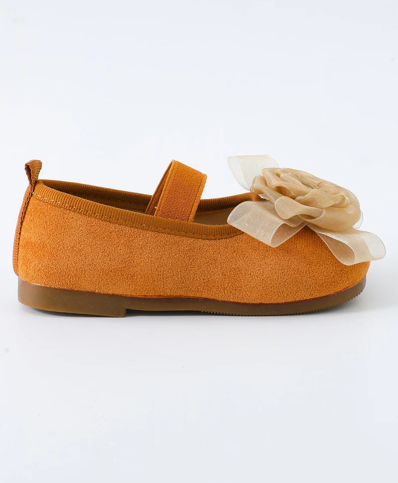 Mark & Mia Mark & Mia Floral Applique Elastic Belt Detailed Slip On Ballerina Shoes - Brown