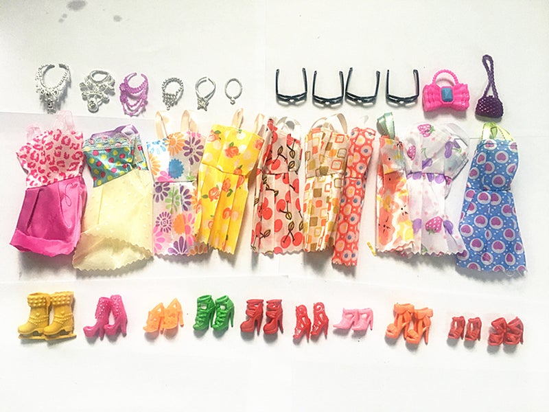 Spot 32Pcs10 Dolls Short Skirts 10 Pairs Of High Heel Shoes 6 Necklaces 4 Glasses Bags Clothing Accessories 62G - Image 5