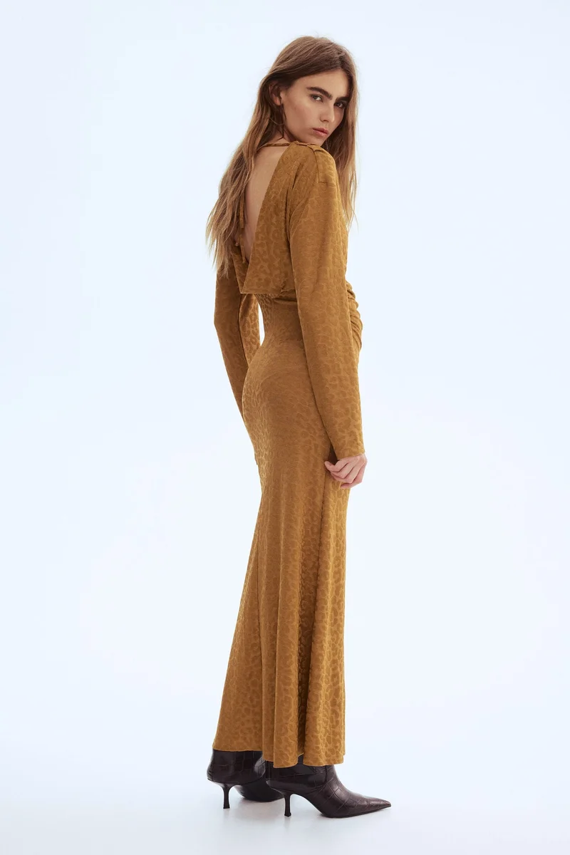 اتش اند ام فستان ميدي بتصميم أمامي منسدل