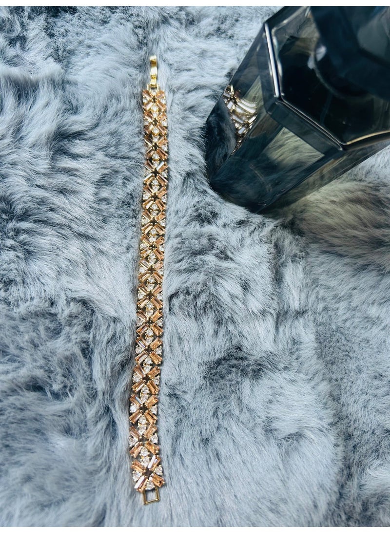 سوار زركون الشمسي المتدرج المذهب بالذهب 18 كريت - تصميم كتلة هندسية متلألئ مصنوع بحرفية متقنة للنساء (طول 17 سم، عرض 1 سم) - Image 2