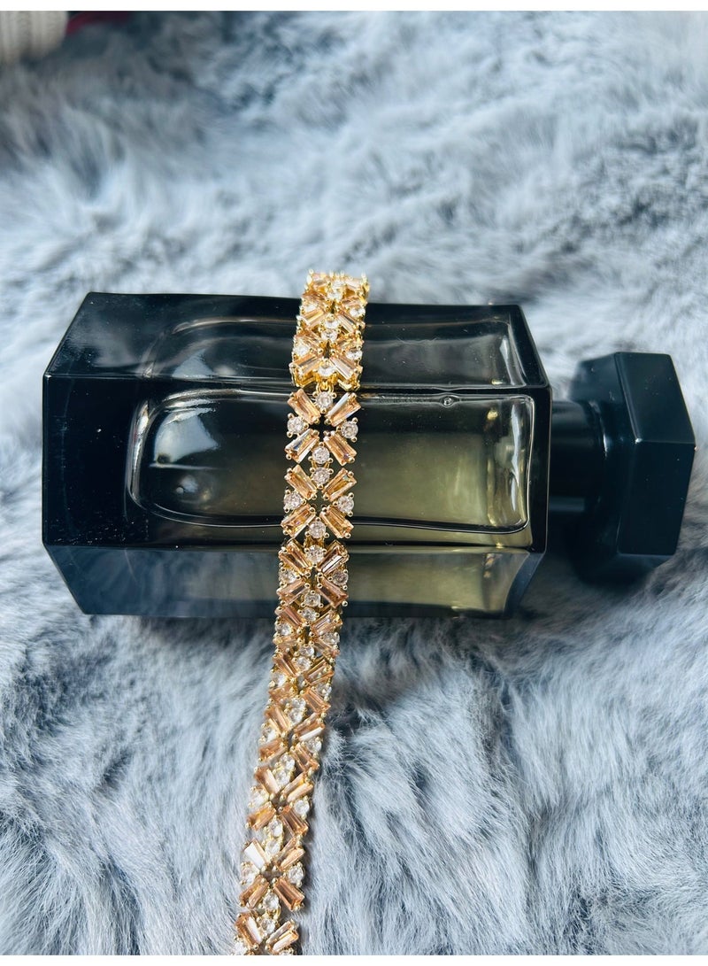 سوار زركون الشمسي المتدرج المذهب بالذهب 18 كريت - تصميم كتلة هندسية متلألئ مصنوع بحرفية متقنة للنساء (طول 17 سم، عرض 1 سم) - Image 3