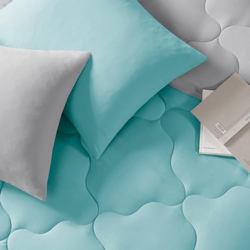 Comfort Spaces مجموعة لحاف كومفورت سبيسز فيكسي القابلة للعكس - غطاء هندسي عشوائي عصري، بديل دافئ مريح لجميع الفصول، مع وسادة متطابقة، أكوا/رمادي، حجم كامل/ملكة 3 قطع - Image 4