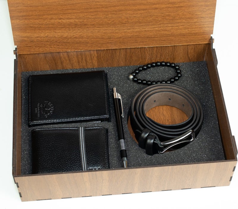 West Polo Leather Men's Wallet & Leather Card Holder and Belt Set  - Image 2