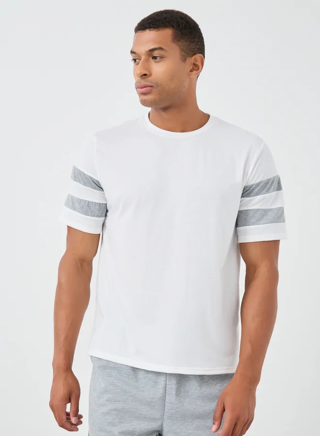 Styli Styli Men Contrast Striped Short Sleeve T-Shirt and Shorts Set