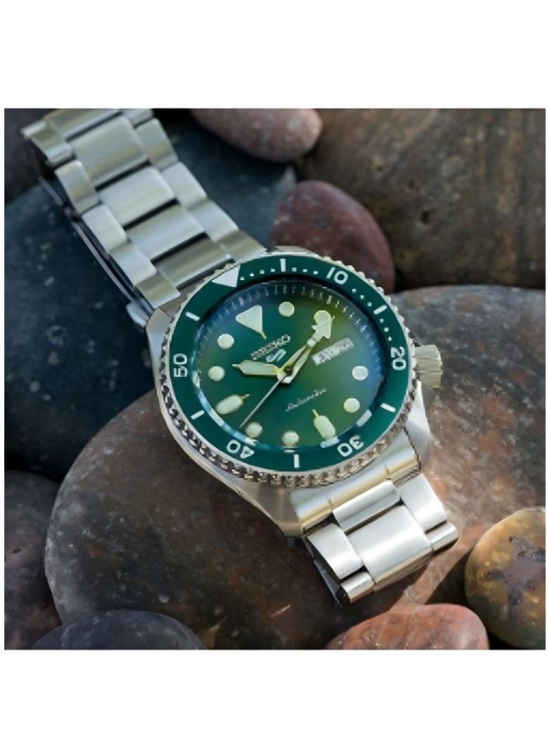 Seiko Clocks 5 Sports Water Resistant Analog Watch SRPD61K1  - Image 4