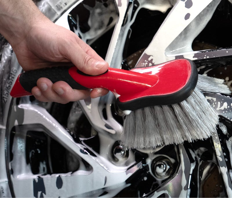 Mothers Car Wash Brush, Wheel and Fender Brush, Short Handle Tire Cleaner for Car Detailing, 10 Inch, Red/Black - Image 2