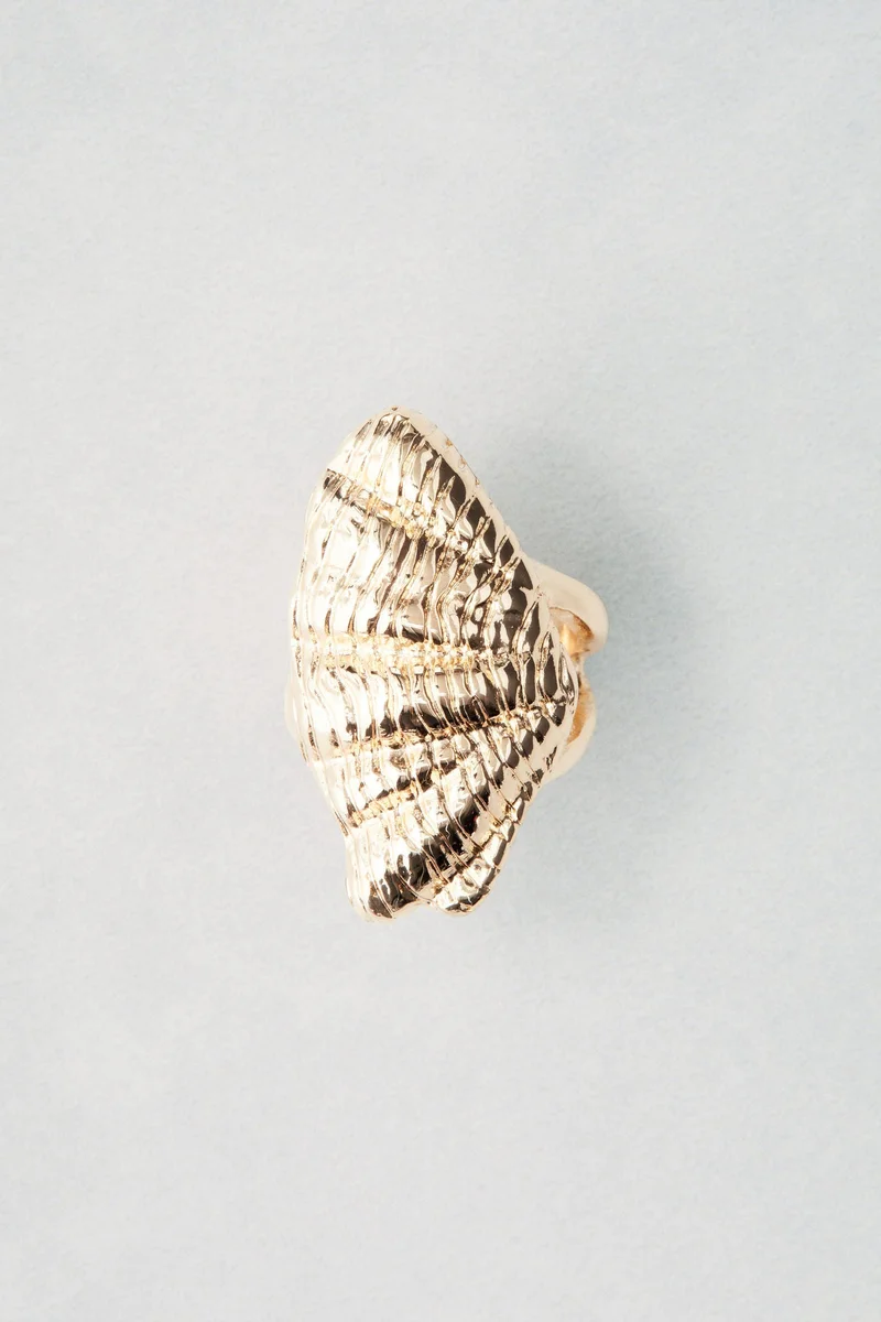 H&M Seashell-shaped ring