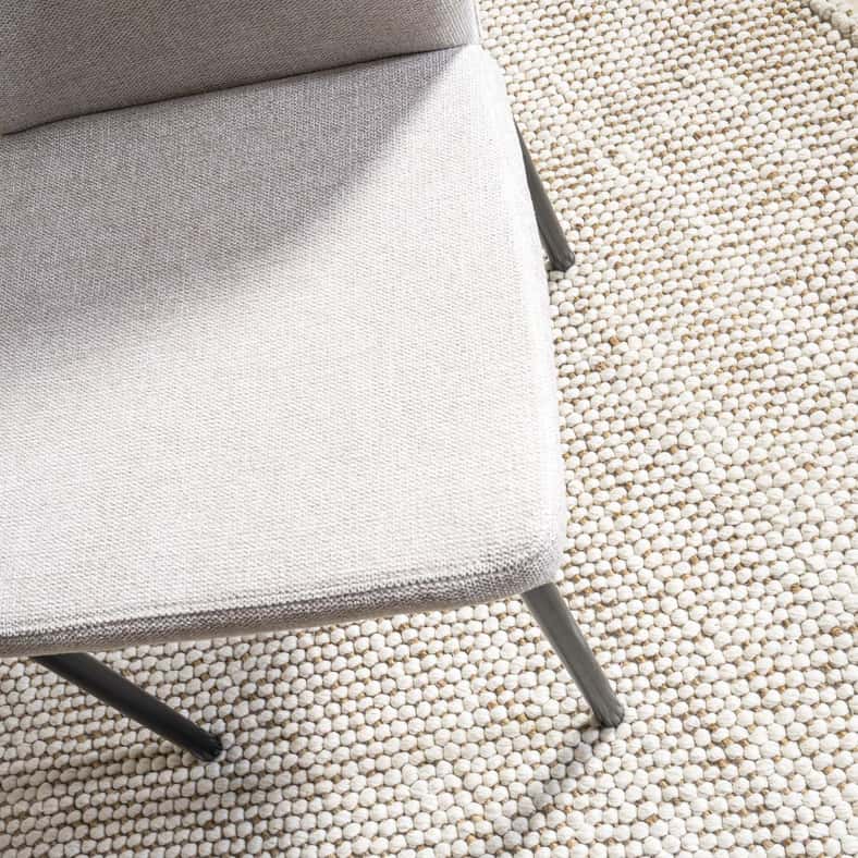 Pan Home كرسي طعام هالسي - بيج وأسود - Image 3