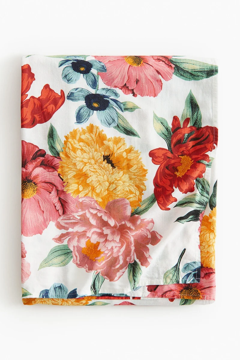 H&M Patterned tablecloth