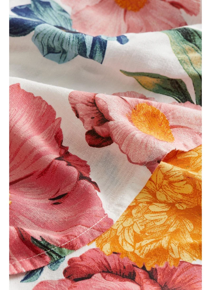 H&M Patterned tablecloth