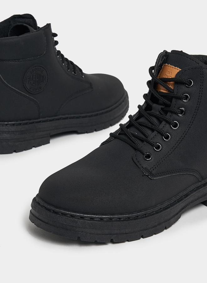 ستايلي حذاء بوت كلاسيك بمقدمة دائرية ورباط غلق - Image 3