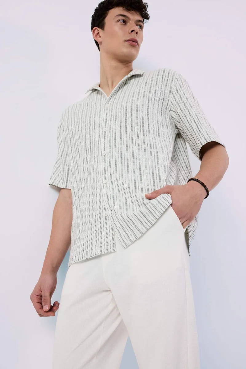ديفاكتو Relax Fit Open Collar Striped Shirt