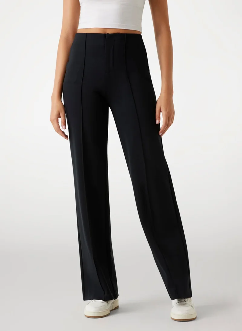 جس Carla Flare Pants