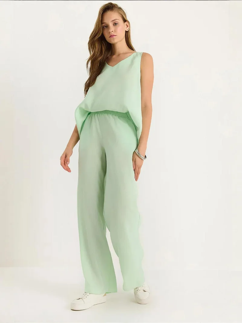 Bianco Lucci LUCCI V-Neck Cotton Blouse-Pants Two-Piece Set