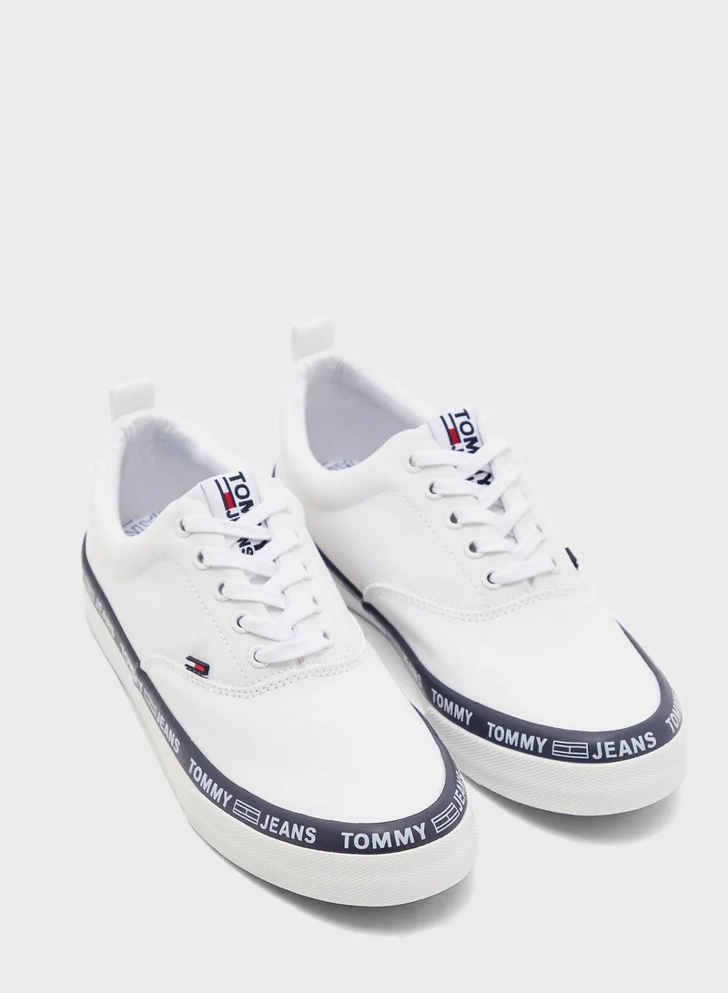 TOMMY HILFIGER Classic Lace Up Sneaker