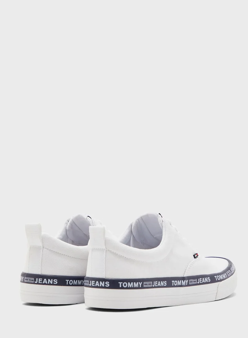 TOMMY HILFIGER Classic Lace Up Sneaker