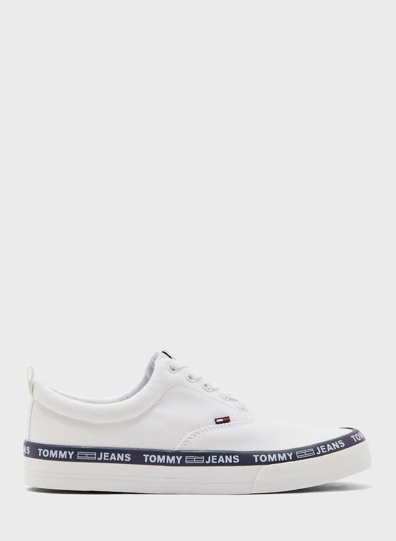 TOMMY HILFIGER Classic Lace Up Sneaker