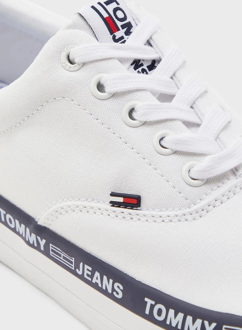 TOMMY HILFIGER Classic Lace Up Sneaker