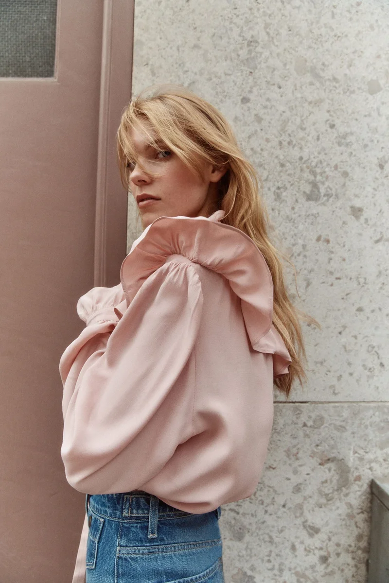 H&M Frill-trimmed blouse