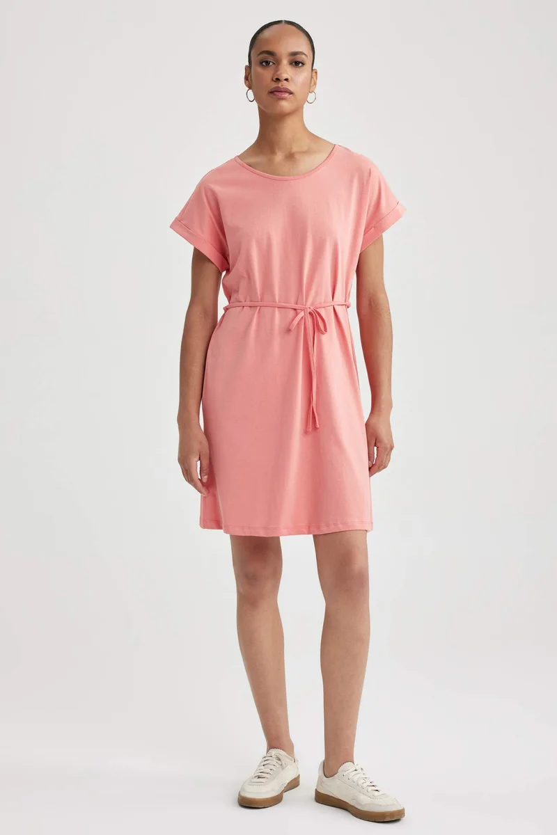 ديفاكتو A Cut Crew Neck Dress