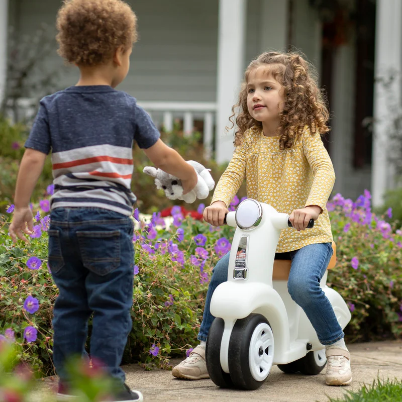 Step2 Ride Along Scooter for Kids, FoottoFloor Ride On Toy, Stylish Adventure on Four Wheels, Toddler Ages 1.54 Years Old, White