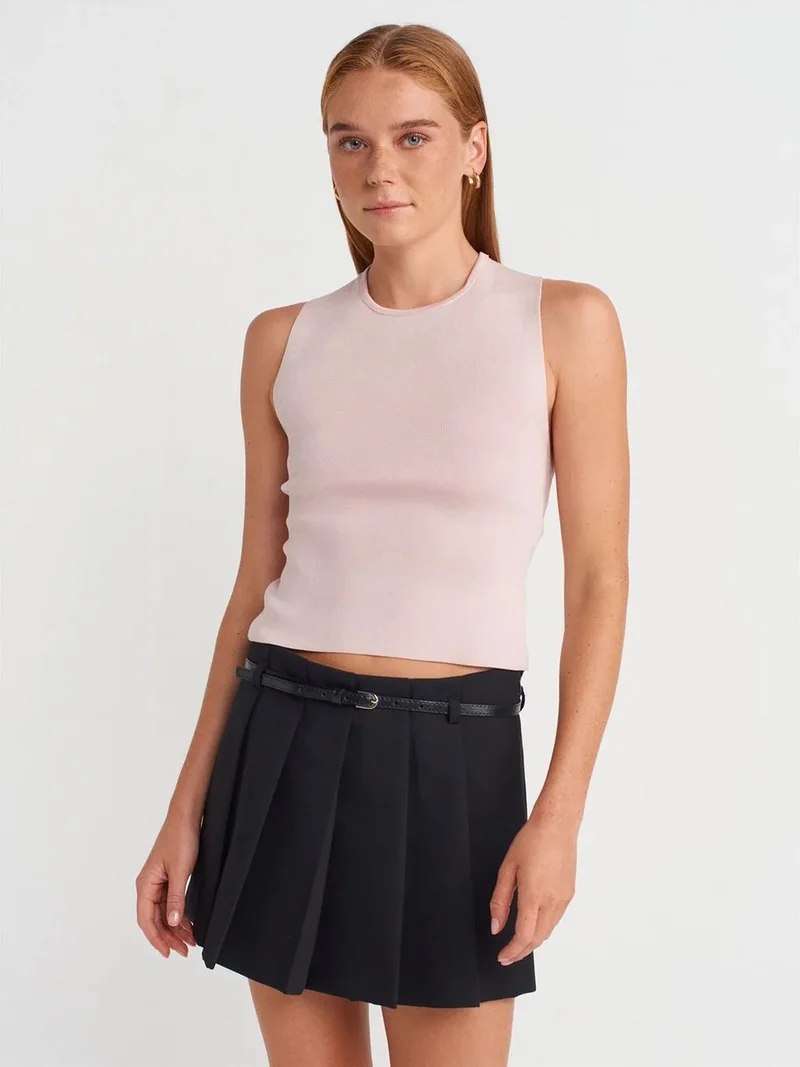 ديلفين Dilvin Sleeveless Cut-Out Knit Blouse