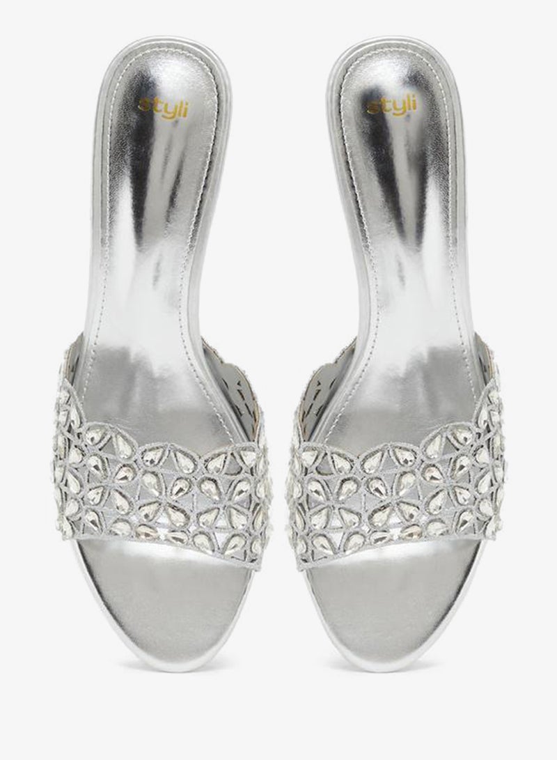 Styli Silver Embellished Low Heel Sandals - Image 4