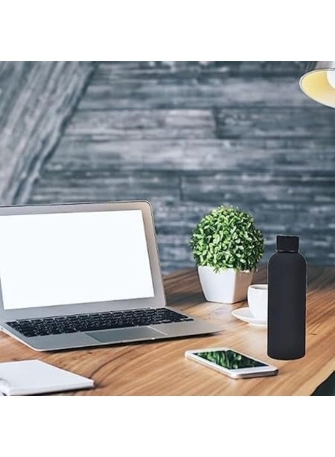 زجاجة ماء فاخرة سوداء اللون، معزولة بتفريغ الهواء بجدار مزدوج من الفولاذ المقاوم للصدأ - سعة 500 مل | تحافظ على المشروبات ساخنة أو باردة لساعات | مانعة للتسرب، سهلة الحمل، أنيقة، مناسبة للمطبخ، النادي الرياضي، السفر، المكتب، والاستخدام اليومي - Image 3