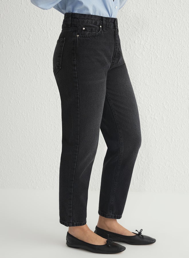 trendyol Black Regular Waist Mom Jeans - Image 4
