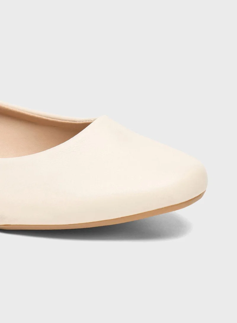 shoexpress Casual Slip Ons Ballerinas