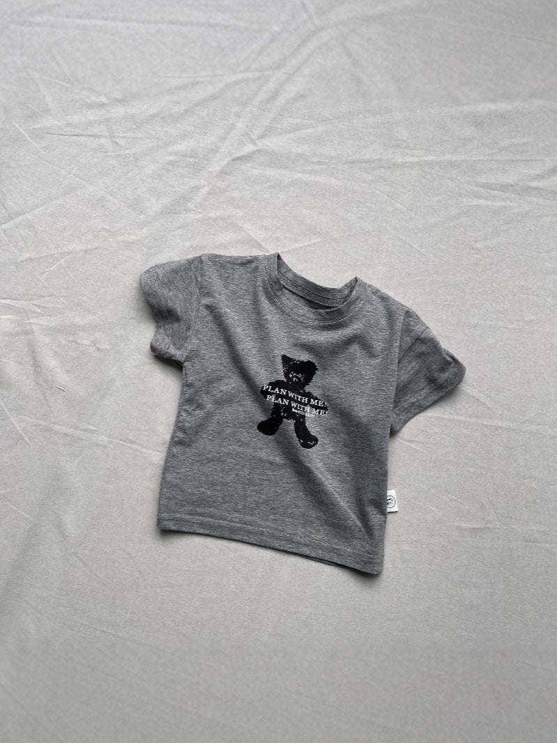 تي شيرت صيفي للرجال والنساء بأكمام قصيرة على طراز كوري مع دمية دب محشوة بتصميم إنستغرام - Image 4