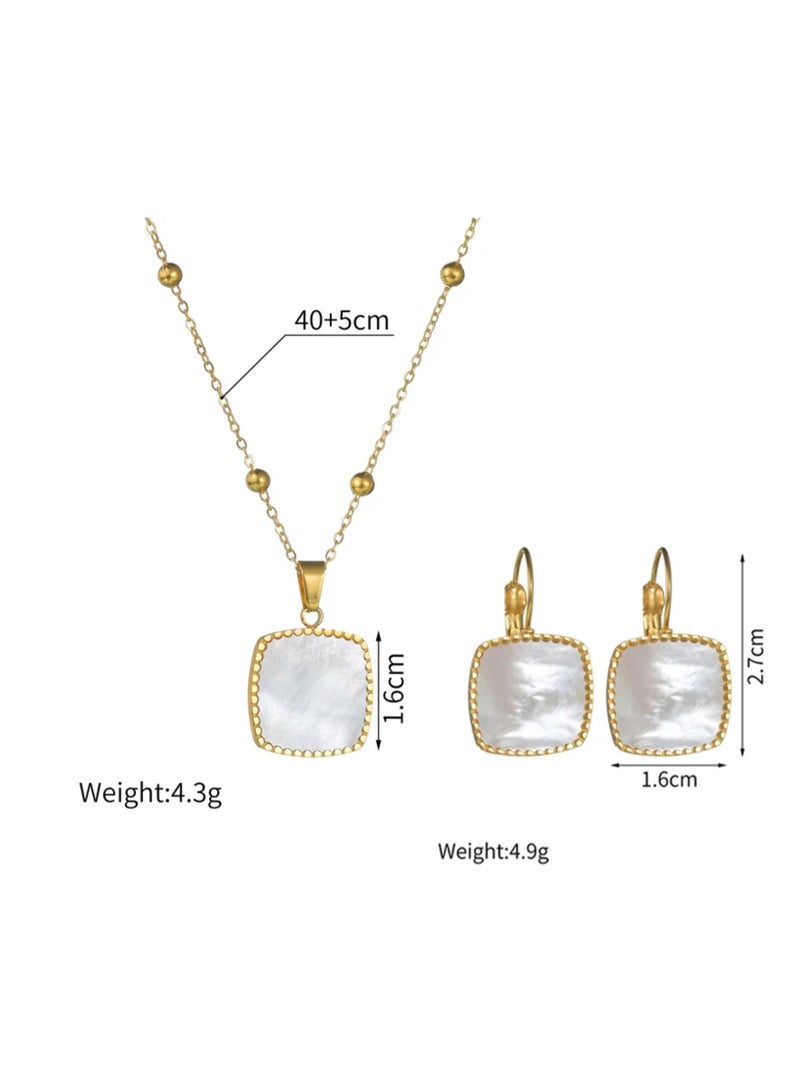 نيو ستايل طقم اكسسوارات نسائي فاخر مكون من سلسال وحلق أذن من الاستانلس ستيل مطلي باللون الذهبي - Image 3