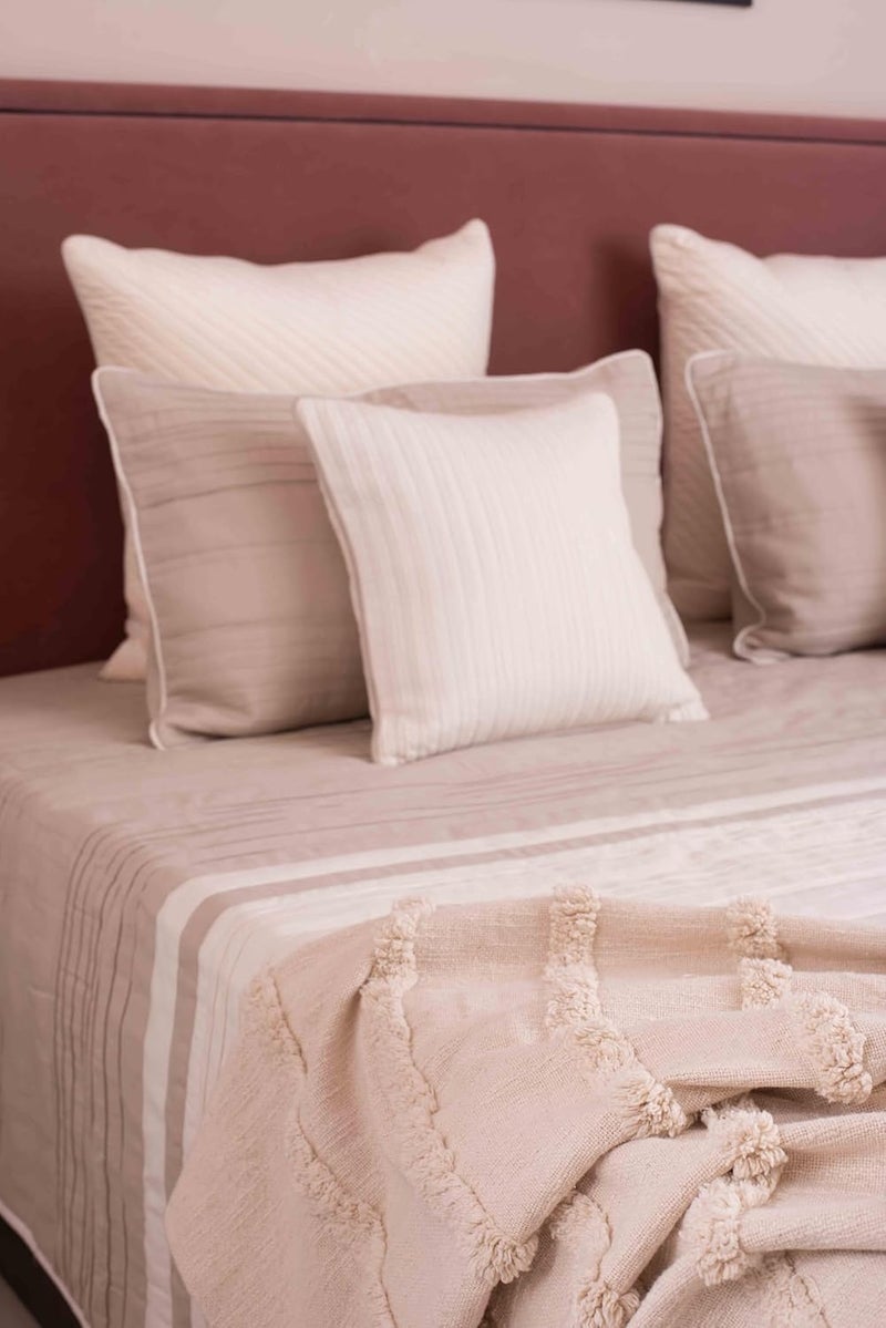 CASA AMI CASA AMI Austin Bedcover Set 1 bedcover 2 Pillow Covers and 2 Cushion Covers Suitable for King and Queen Beds Pattern Quilted Fabric Linen Suitable for King and Queen Beds Linen  - Image 5