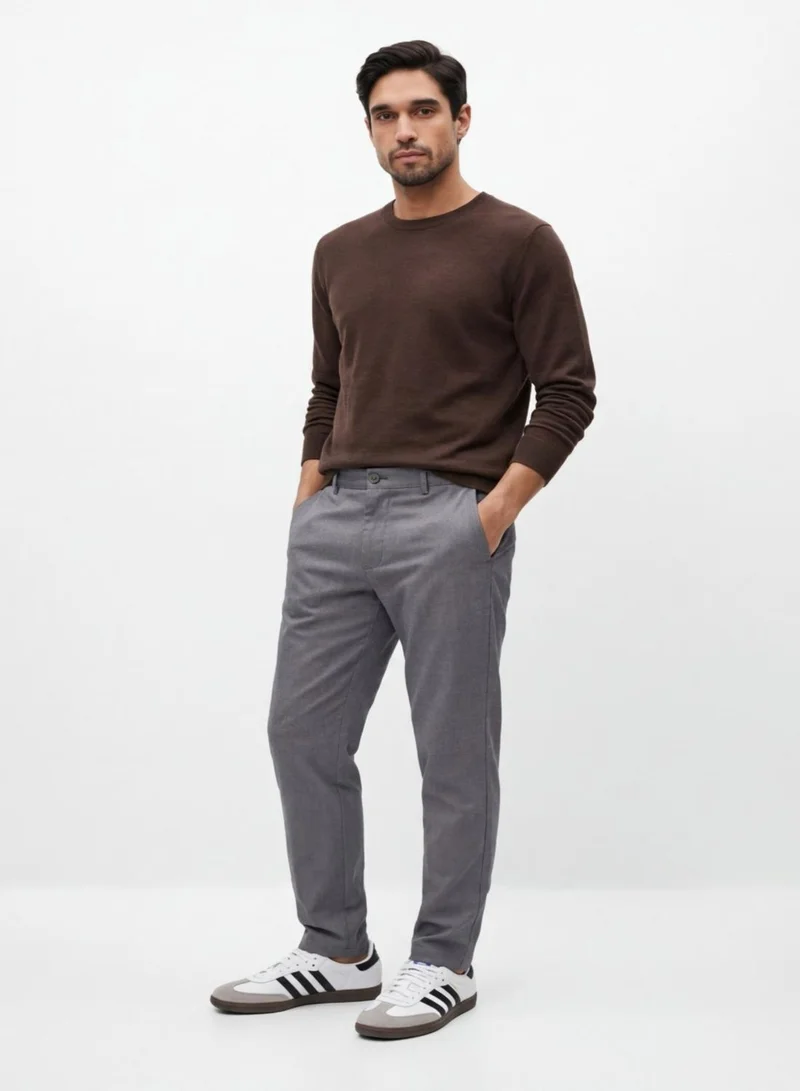 دينيس لينغو Grey Cotton Solid Full Chinos Straight Trouser For Men