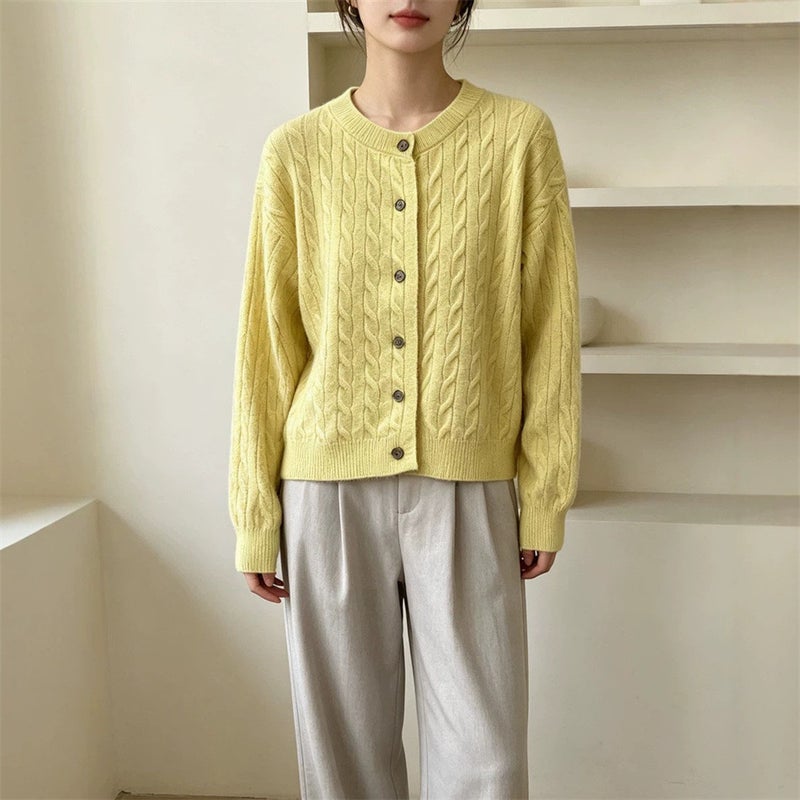 Women's Chunky Cable Knit Cardigan - Image 4