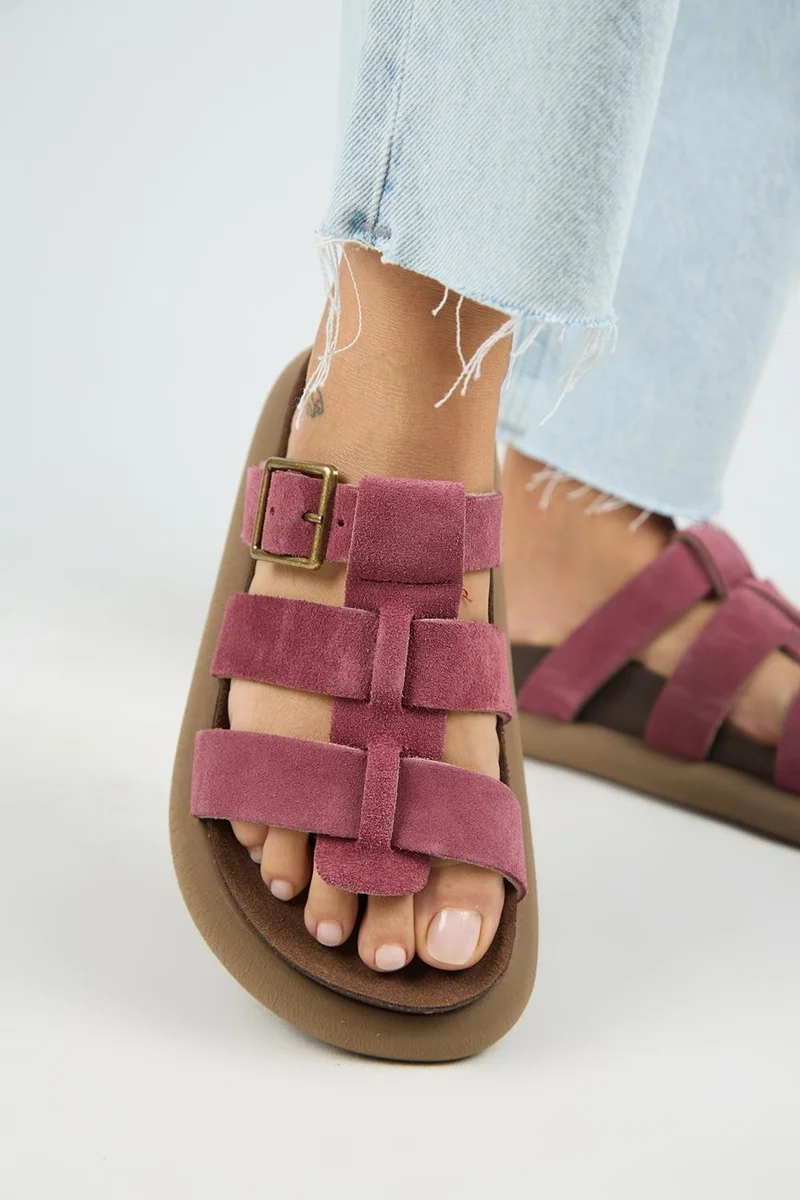 Manijero Manijero (Hicks) Women's Genuine Leather Buckle Strap Cherry Red Slippers