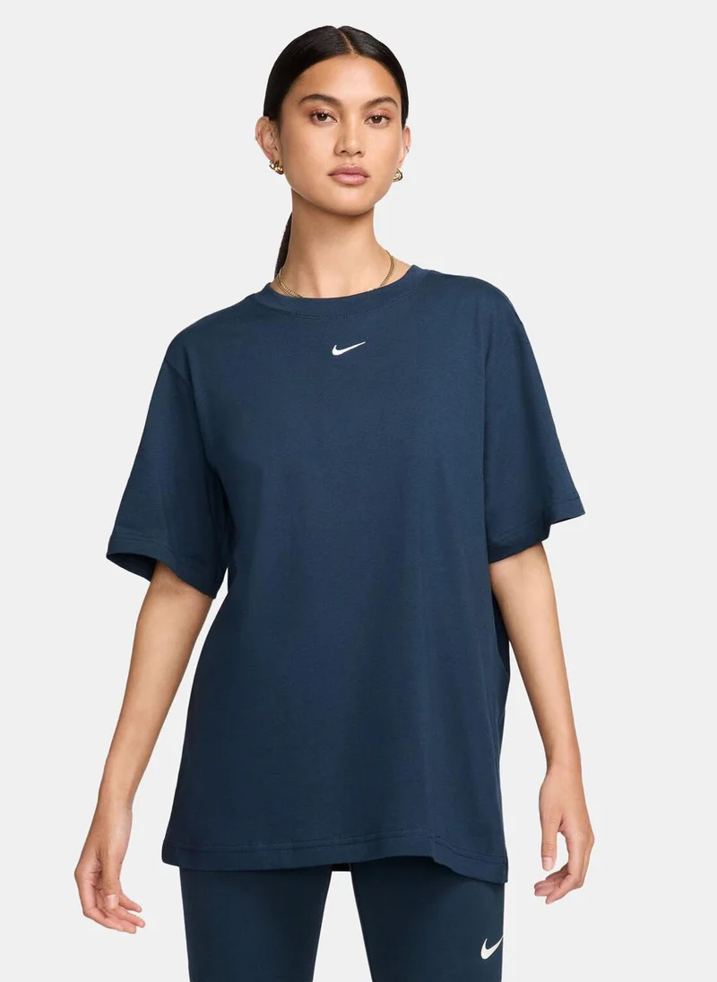 Nike Women's Sportswear Essential T-Shirt