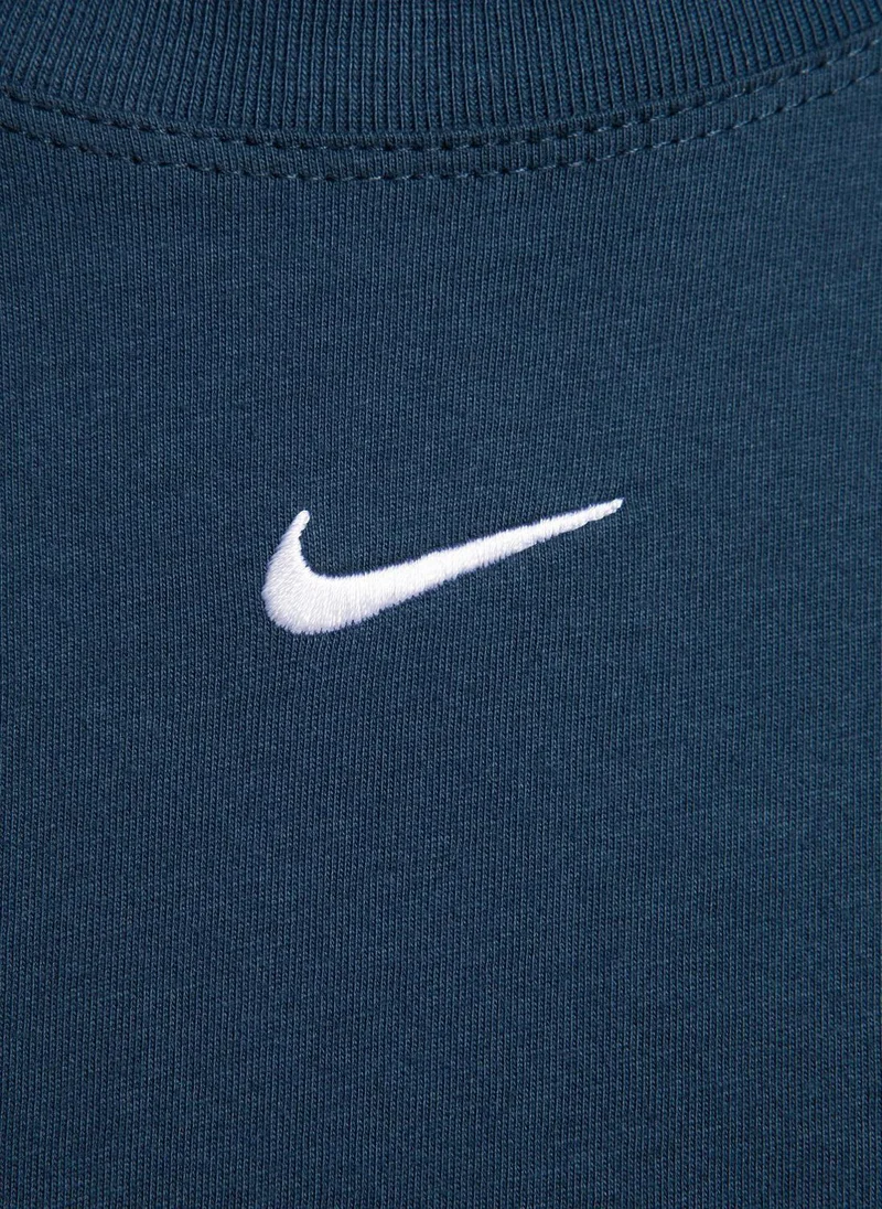 Nike Women's Sportswear Essential T-Shirt