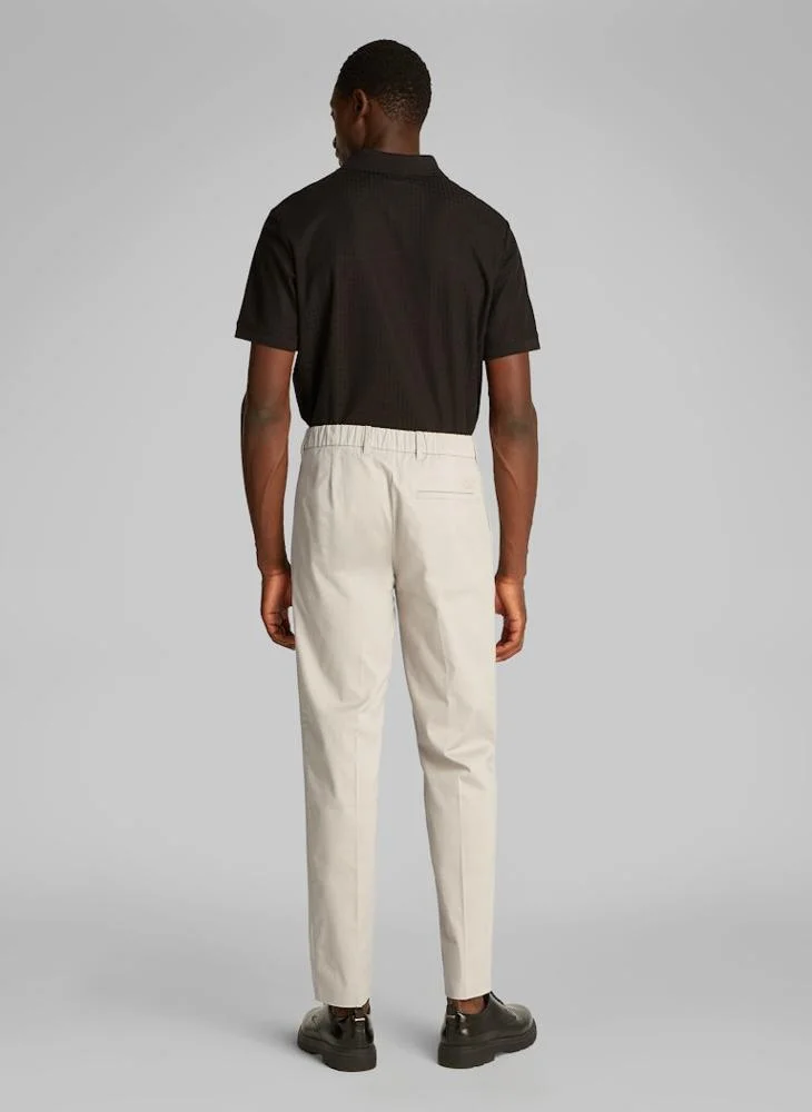 كالفن كلاين Sateen Stretch Tapered Pleat