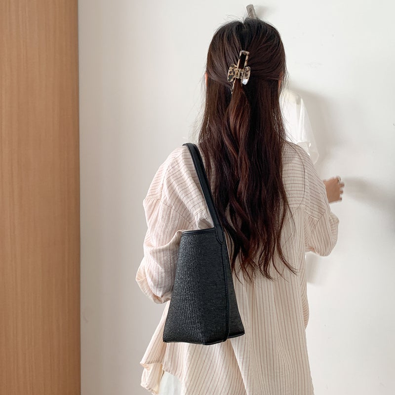 Korean Style Bucket Bag for Women, Handbag Shoulder Bag with Trendy Design - Image 3