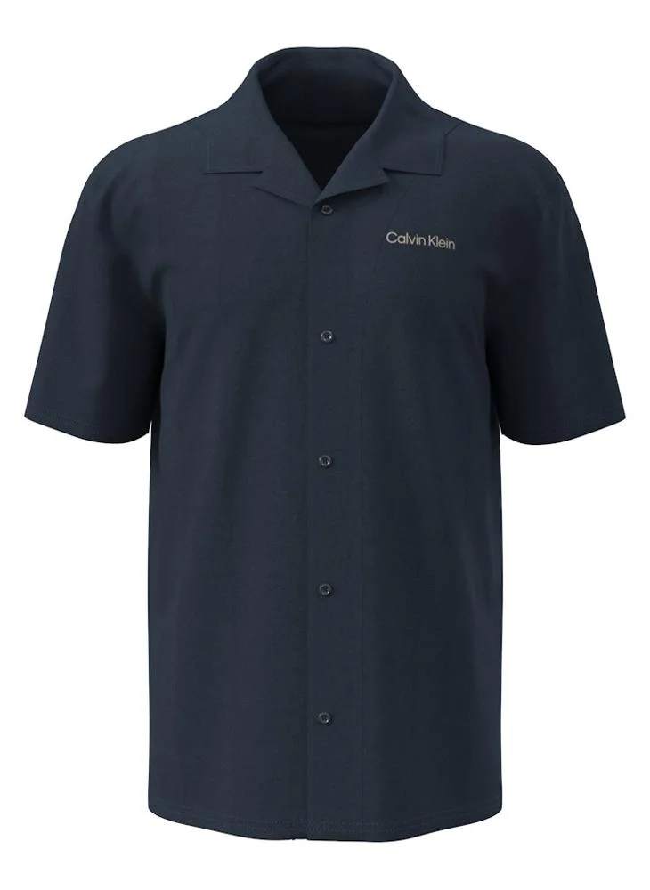 كالفن كلاين قميص شاطئ كلاسيكي بأكمام قصيرة