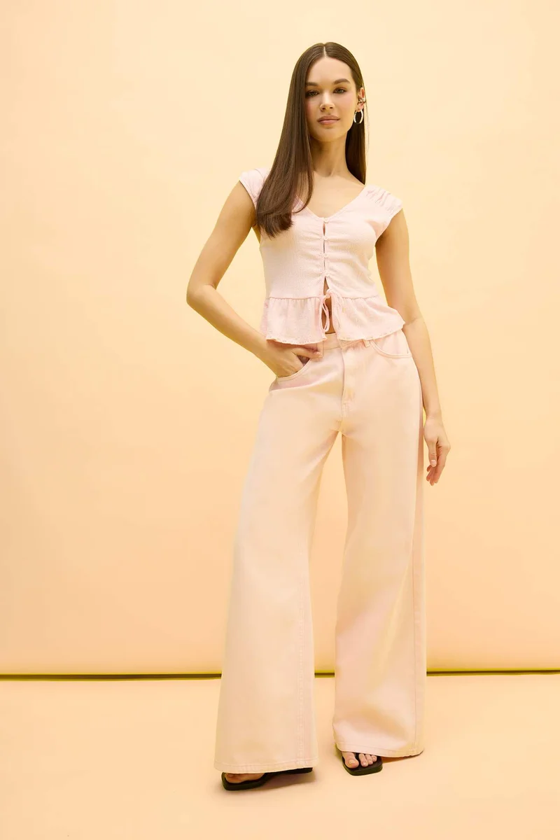 ديفاكتو Regular Fit V Neck Front Tie Crinkle Blouse