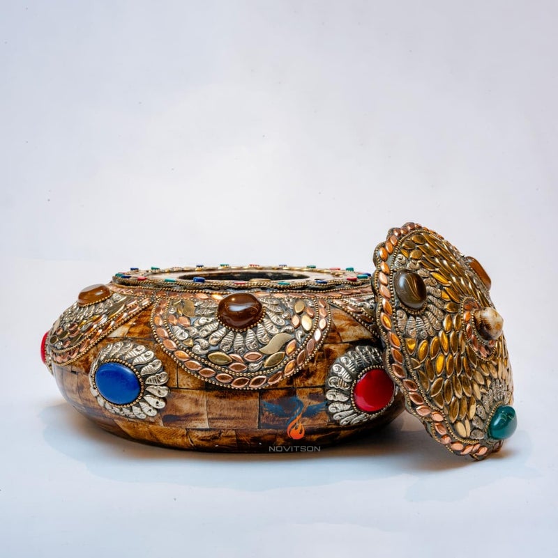 Novitson Amicus Gemma – Handcrafted Bone Artifact Jewel Box | Natural Bone Exterior, Gemstone Inlay | Artisan Keepsake & Collector's Art - Image 4