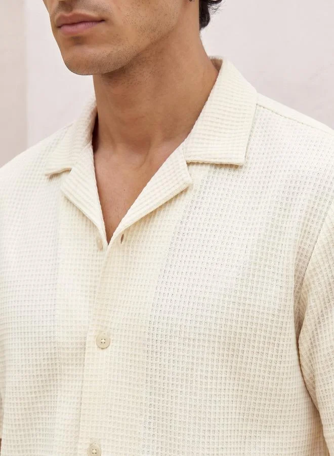 Iconic Iconic Regular Fit Camp Collar Textured Short Sleeves Shirt