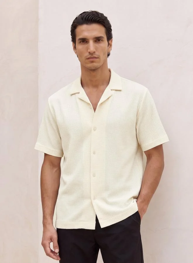 Iconic Iconic Regular Fit Camp Collar Textured Short Sleeves Shirt