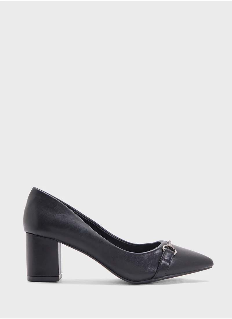 بي ار Block Heeled Pointed Pump