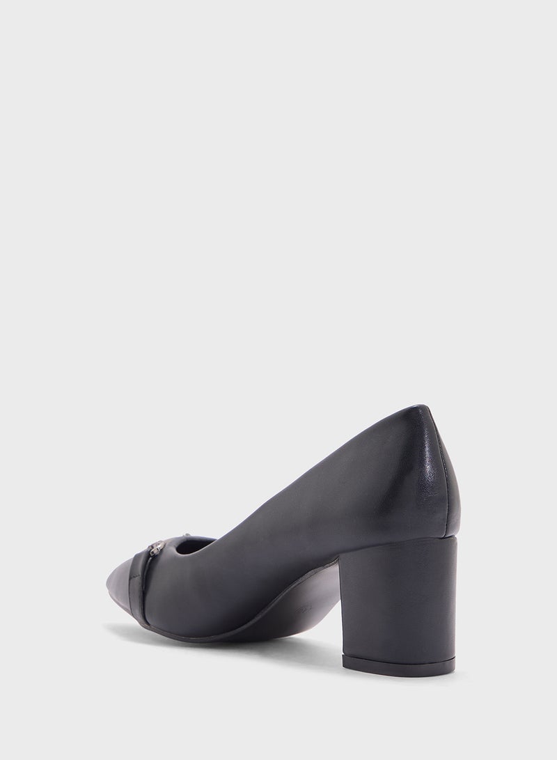 BR Block Heeled Pointed Pump  - Image 3